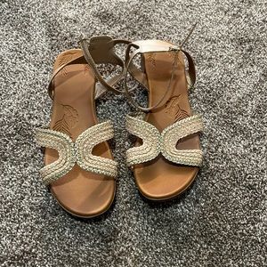 Maurices size 10 sandals